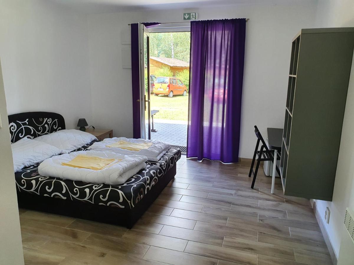 Juniorcamp Nova Zivohost Hotell Křečovice Eksteriør bilde
