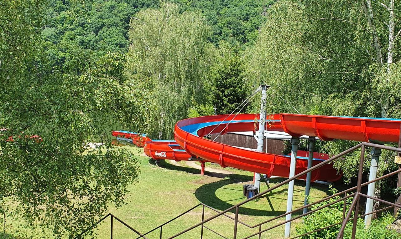 Juniorcamp Nova Zivohost Hotell Křečovice Eksteriør bilde