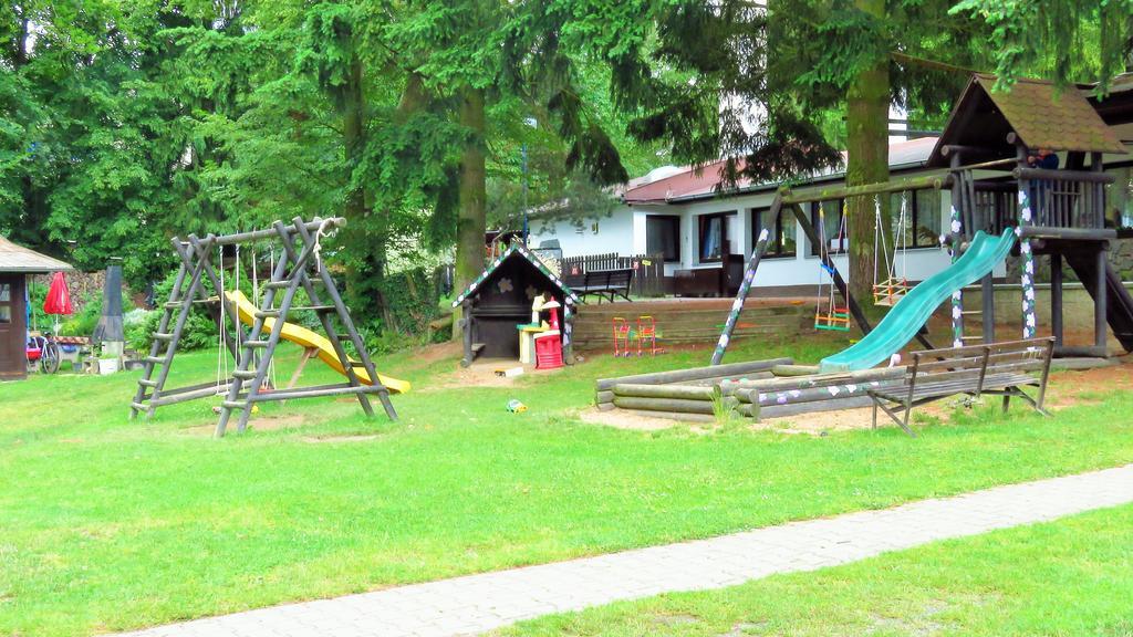 Juniorcamp Nova Zivohost Hotell Křečovice Eksteriør bilde