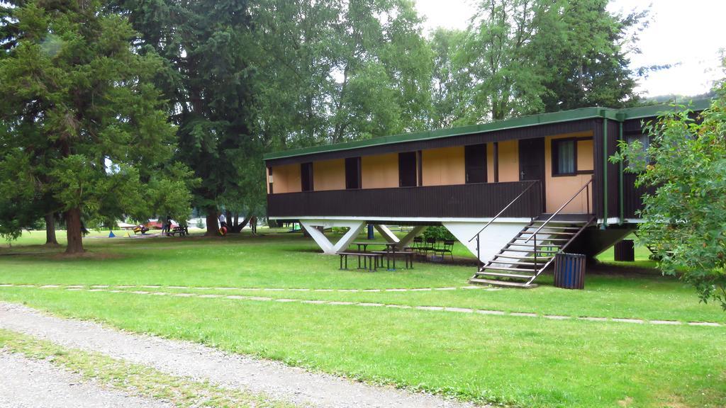 Juniorcamp Nova Zivohost Hotell Křečovice Rom bilde